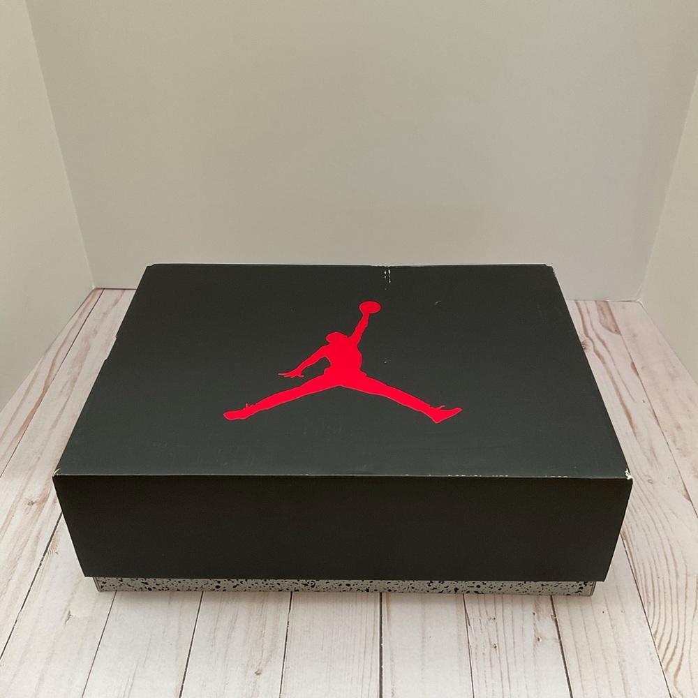 Air Jordan 6 Retro Carmine (2021) - Picture 7 of 9